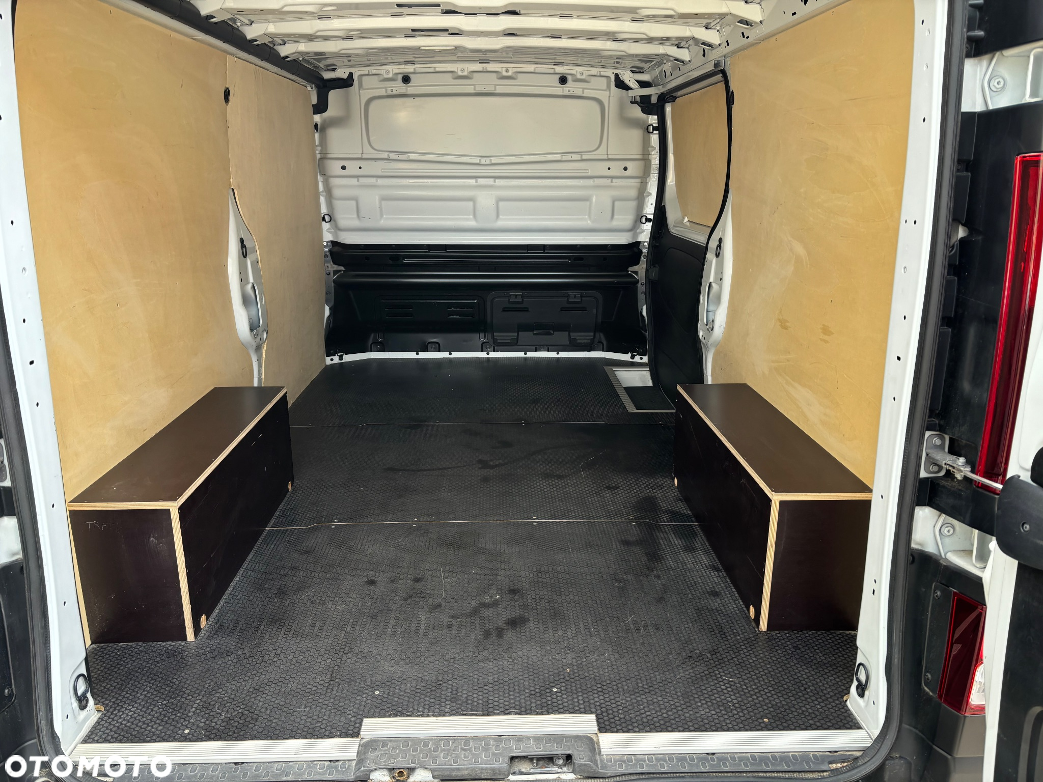 Renault Trafic - 19