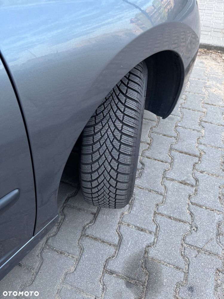 Peugeot 207 1.4 nICE - 24