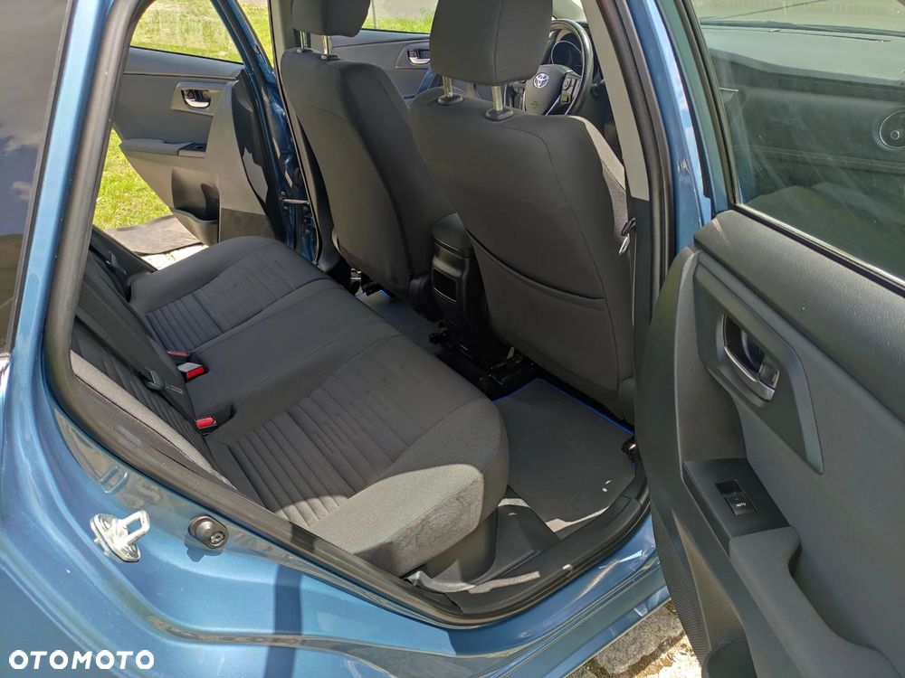 Toyota Auris - 13