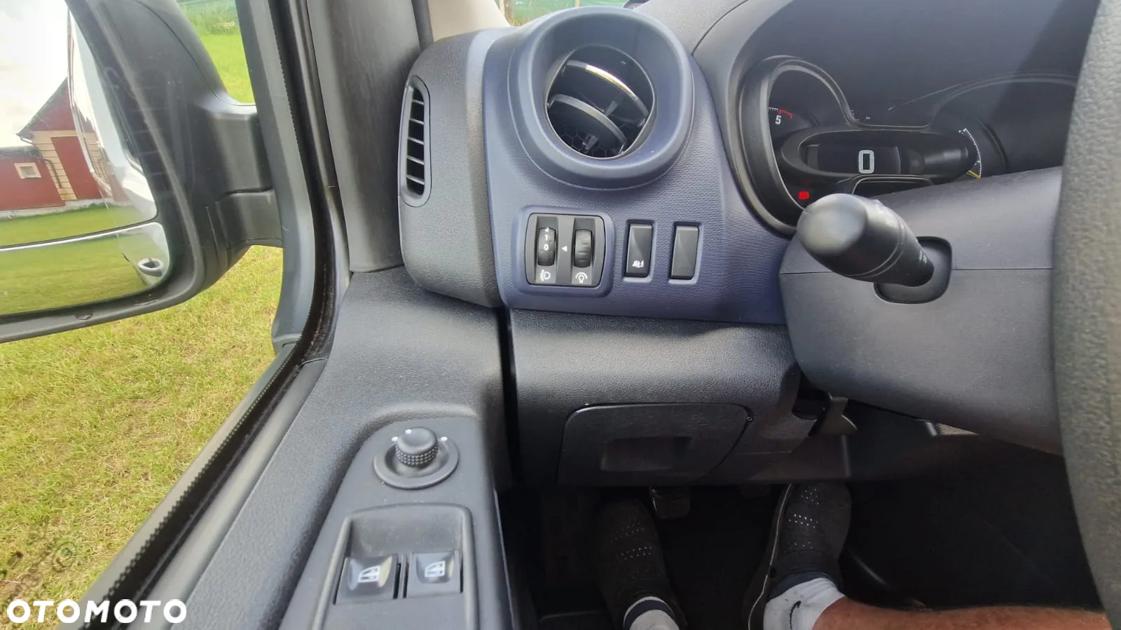 Opel Vivaro - 18