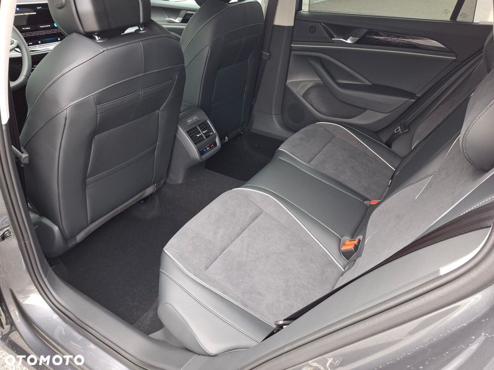 Volkswagen Passat - 17