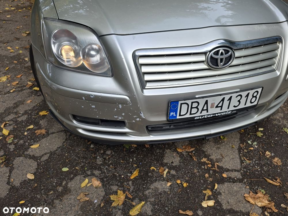 Toyota Avensis - 8