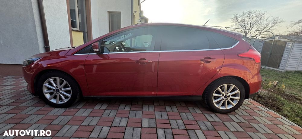 Ford Focus 2.0 TDCI Powershift Titanium - 4