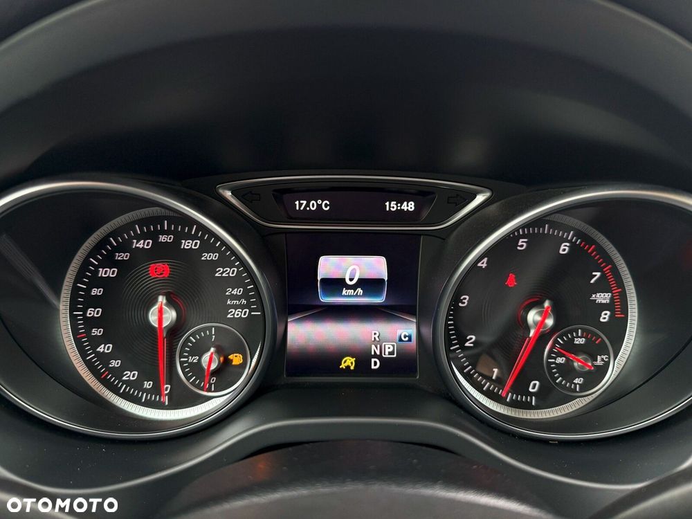 Mercedes-Benz GLA 200 7G-DCT Style - 20