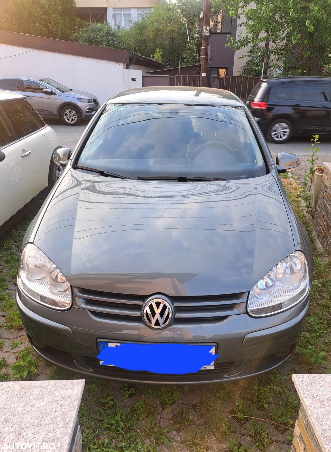 Volkswagen Golf - 1