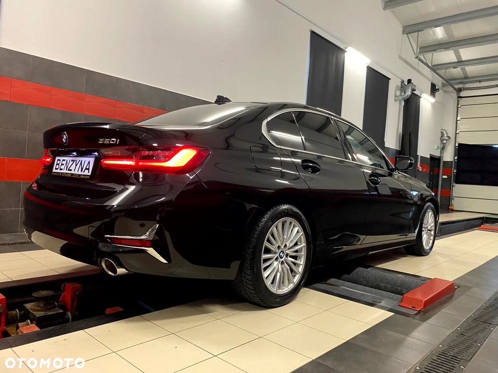 BMW Seria 3 320i GPF M Sport Shadow sport - 11