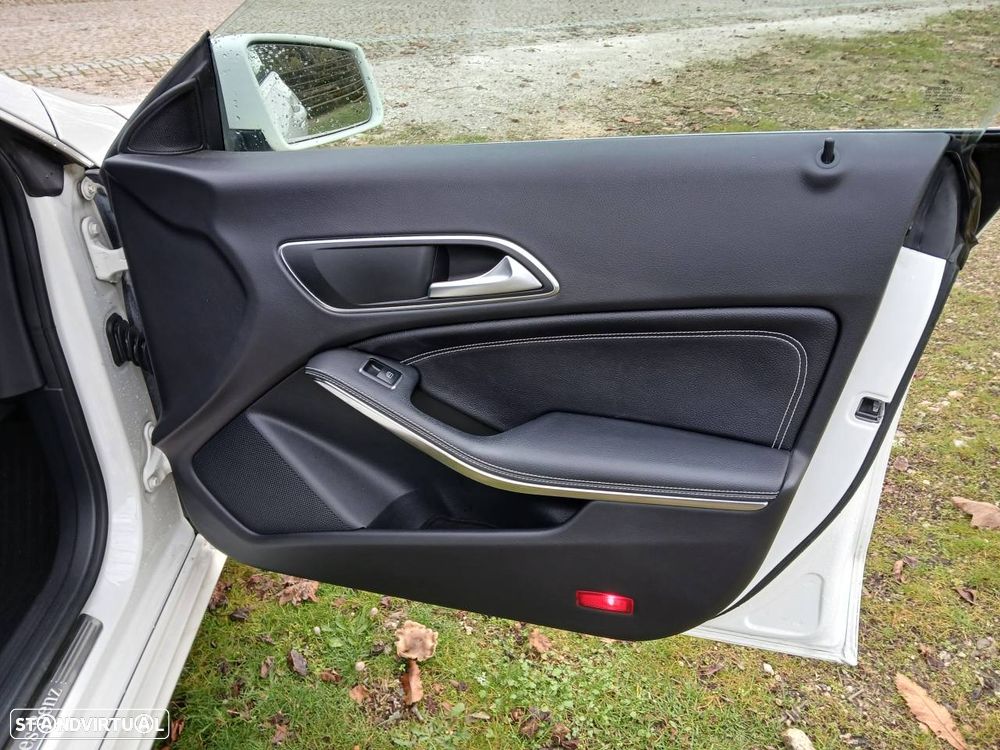 Mercedes-Benz CLA 200 d Shooting Brake Urban - 19