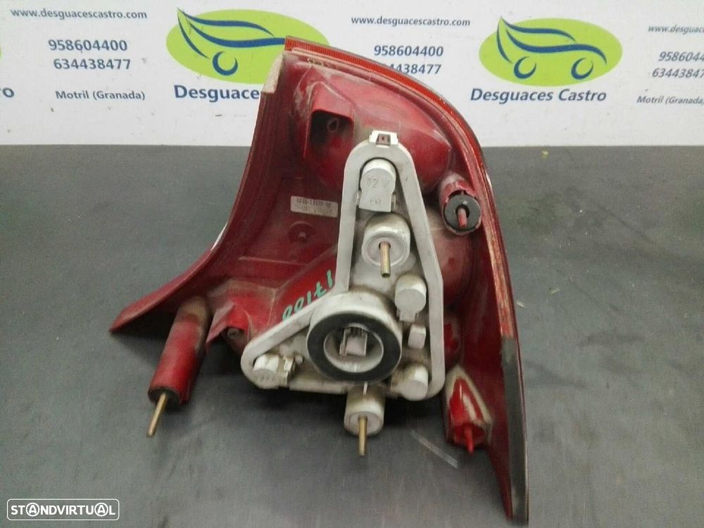 FAROLIM TRASEIRO DIREITO FORD FOCUS SEDAN 2001 -4 PUERTAS - 3