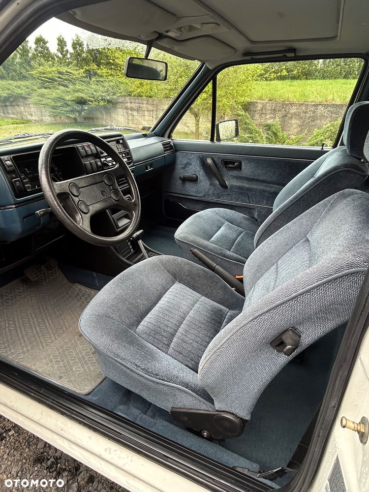 Volkswagen Golf - 6