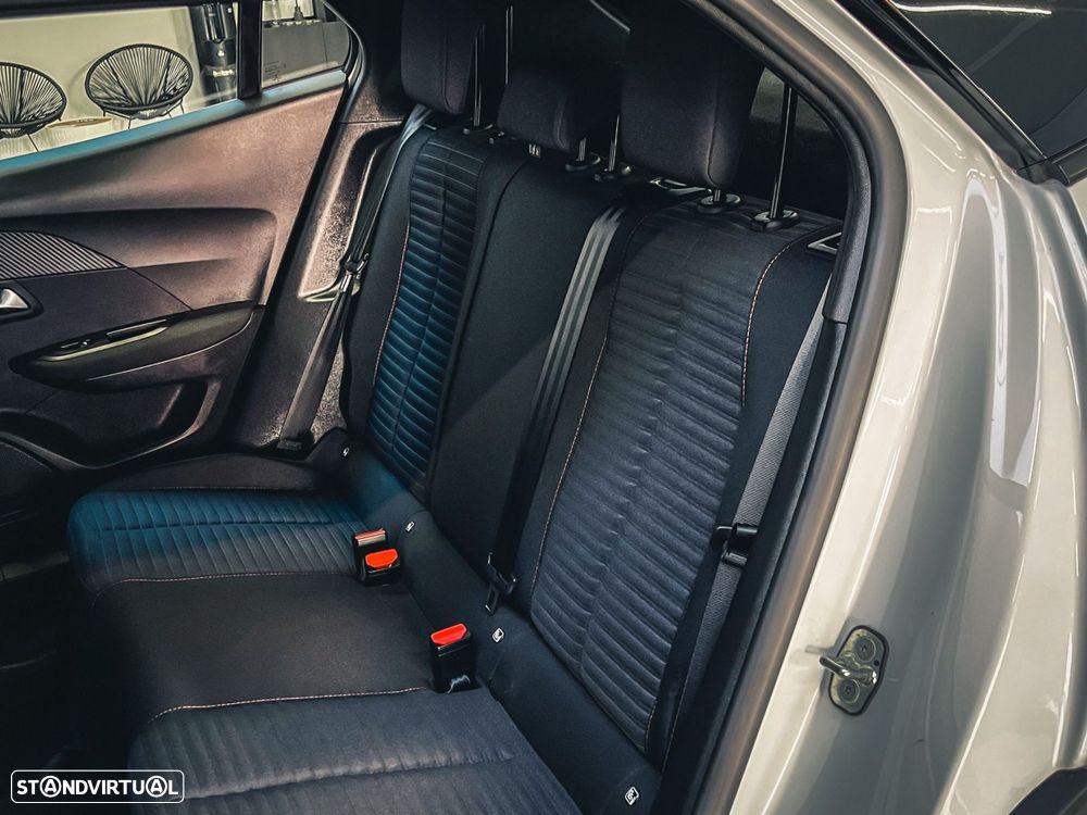 Peugeot 2008 1.2 PureTech Active - 10
