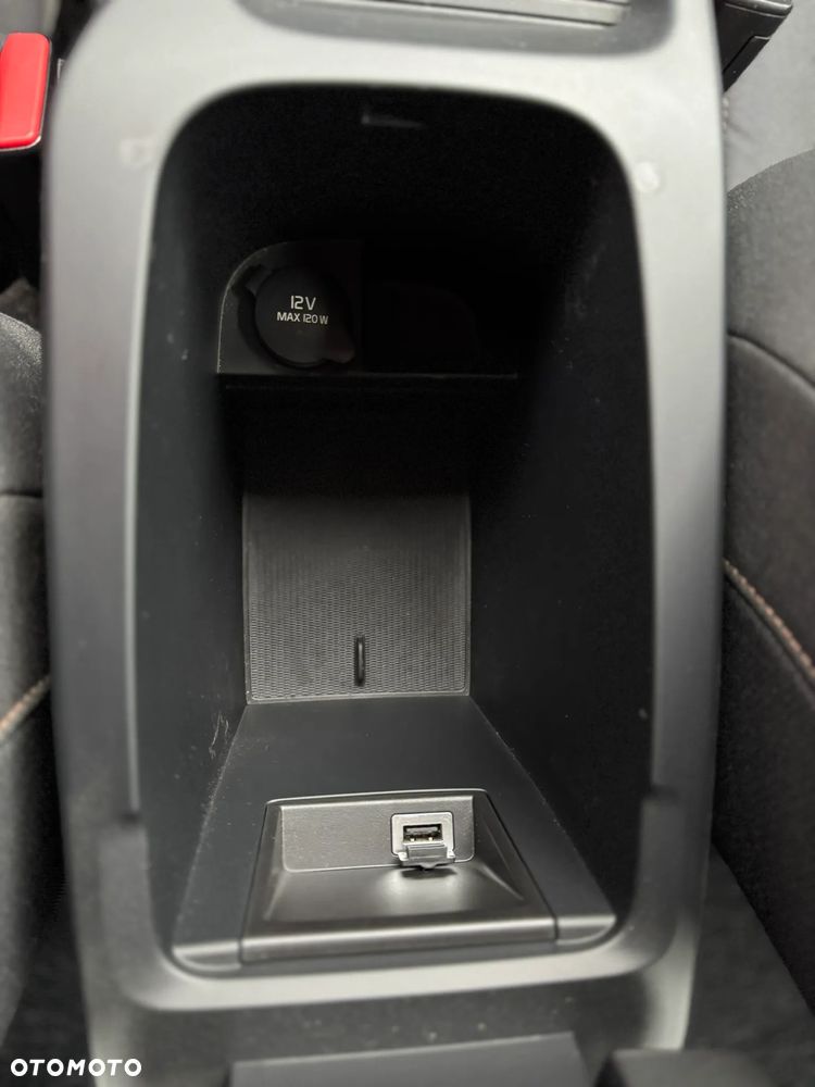 Volvo V40 Cross Country D3 - 23