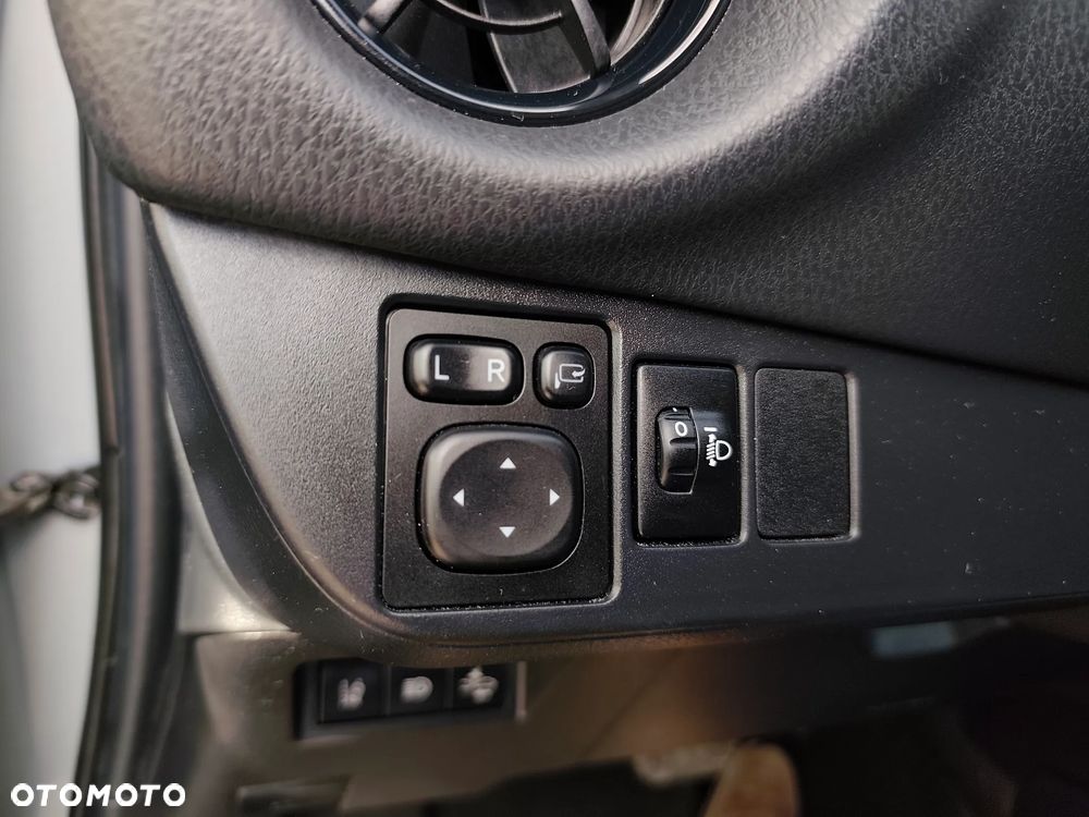 Toyota Yaris Hybrid 100 Premium EU6 - 30