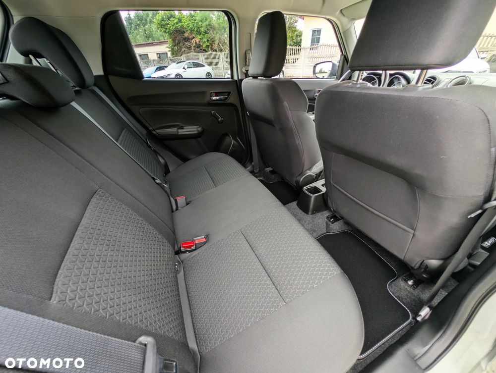 Suzuki Swift 1.2 Dualjet SHVS Premium Plus CVT - 7