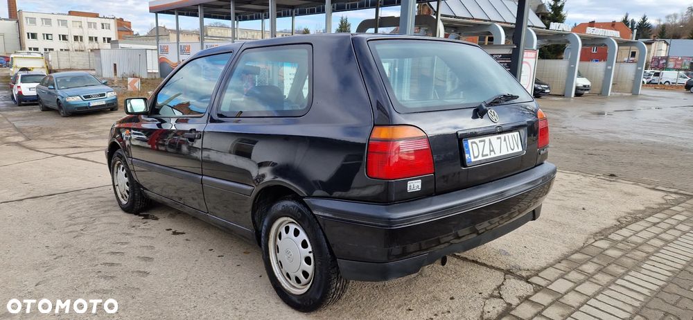 Volkswagen Golf 1.8 GL - 3