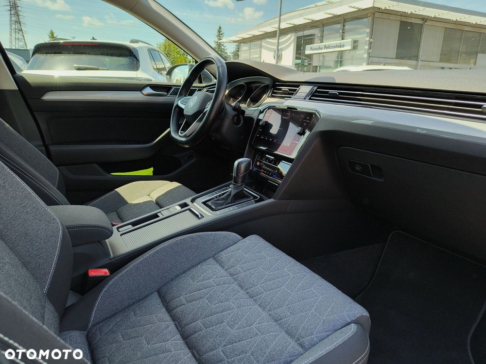 Volkswagen Passat - 10
