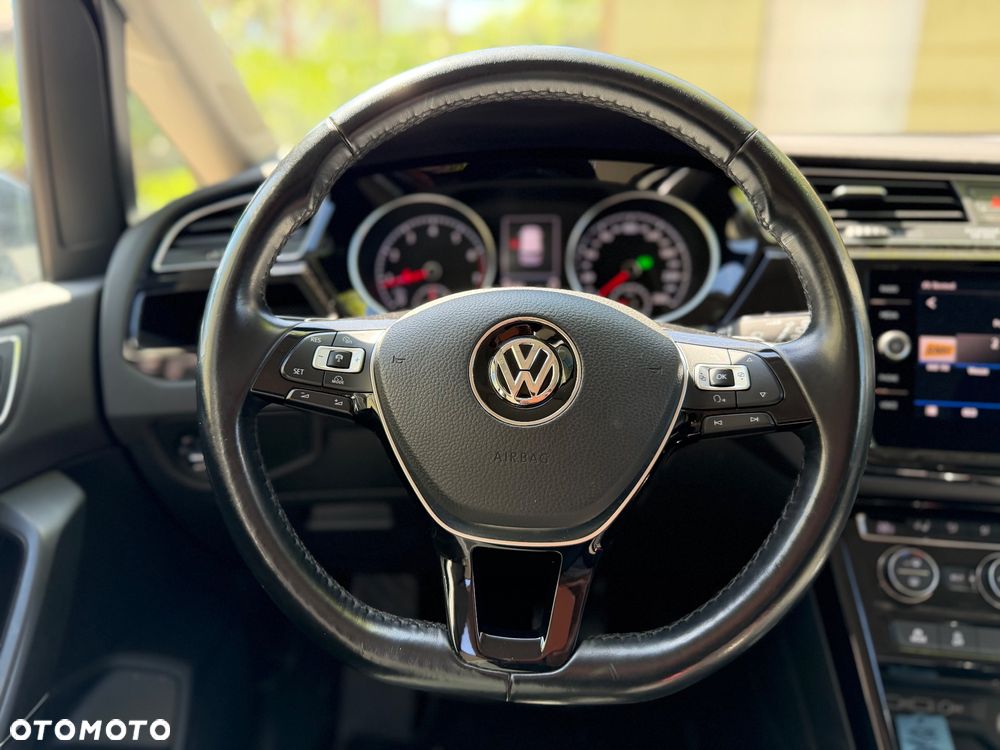 Volkswagen Touran 1.4 TSI BMT Highline DSG - 9