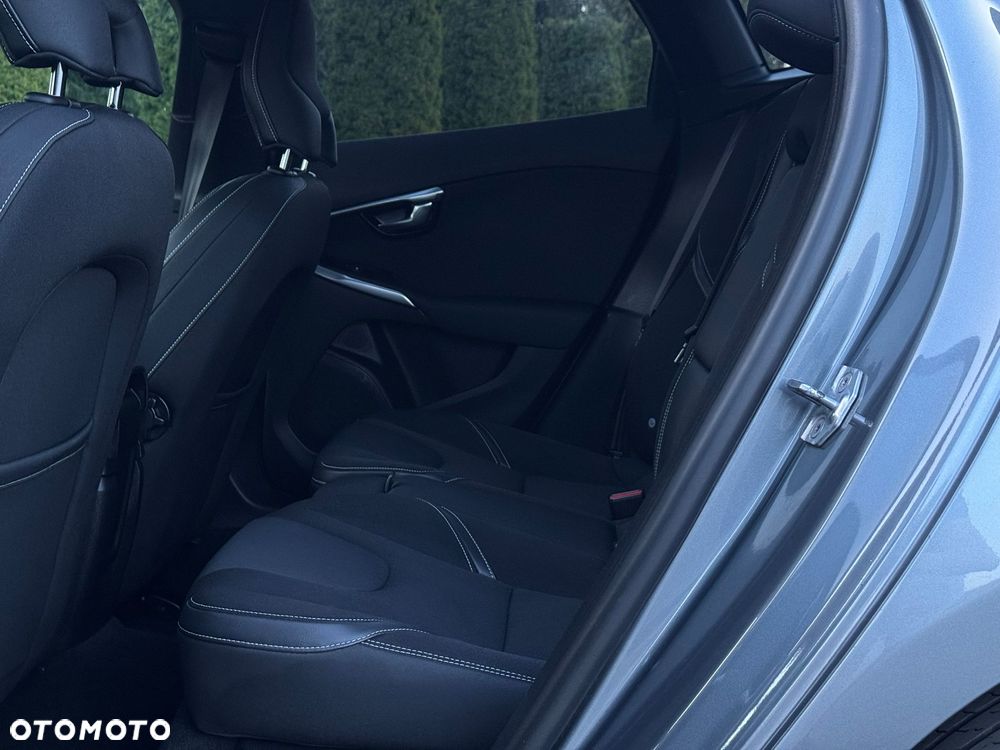 Volvo V40 D2 Drive-E Summum - 24