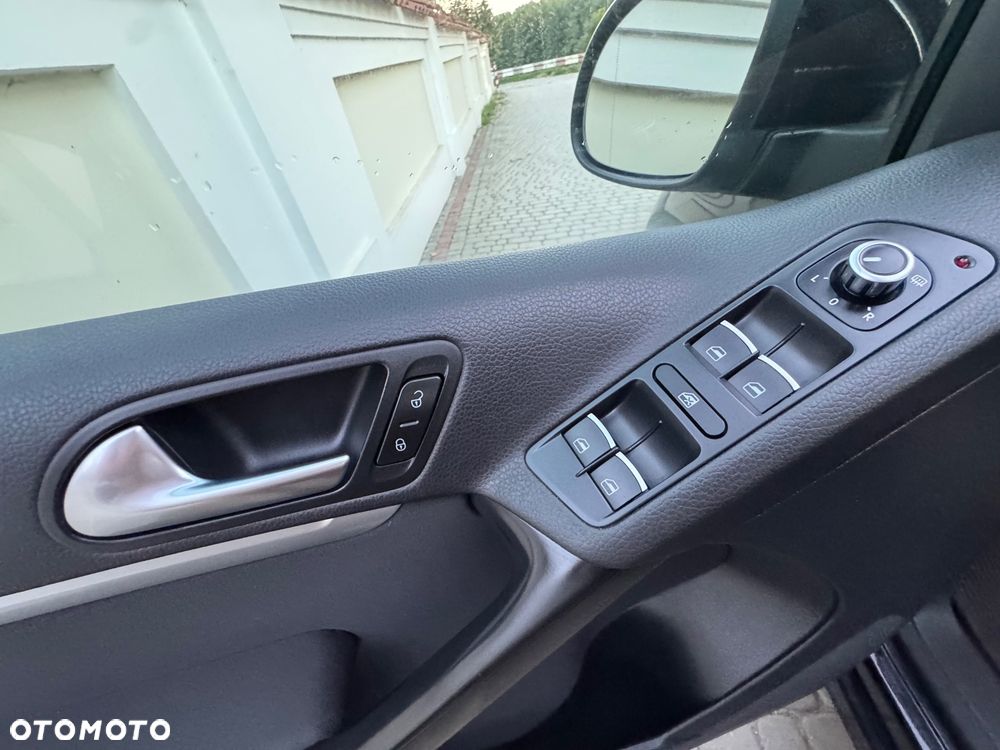Volkswagen Tiguan - 27