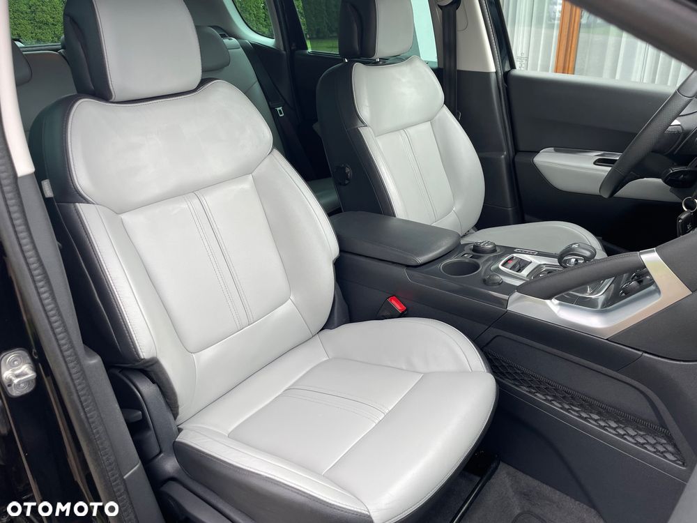 Peugeot 3008 Hybrid4 - 36
