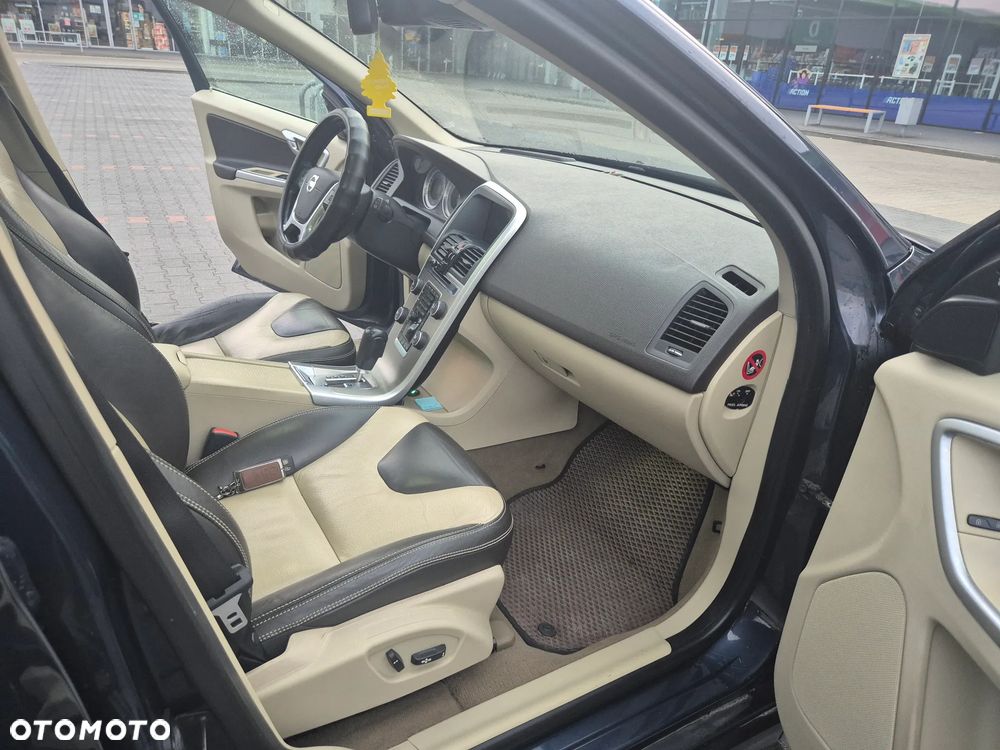 Volvo XC 60 D4 AWD Geartronic Summum - 6
