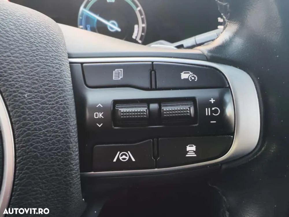 Kia Sportage 1.6 T-GDI HEV 6AT 4x2 Business Line - 24