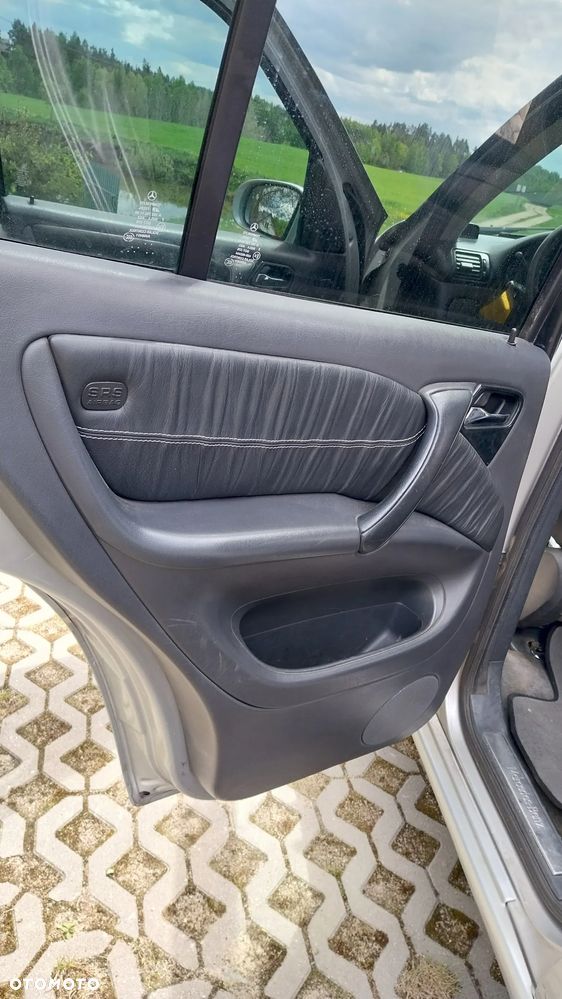 Mercedes-Benz ML - 17