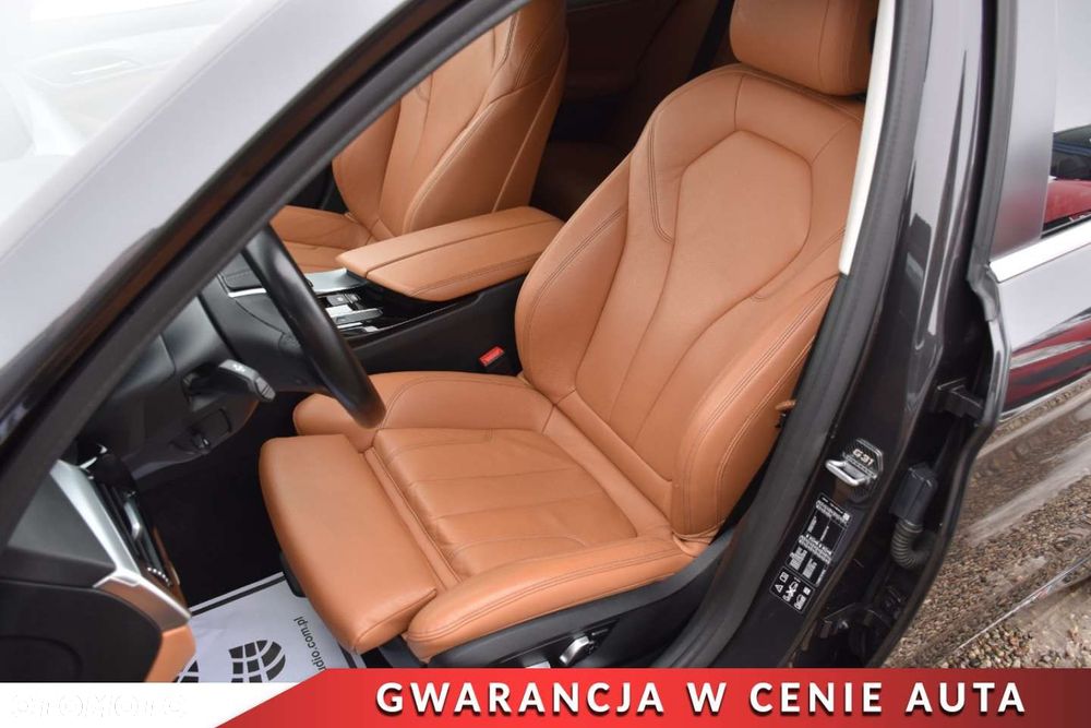 BMW Seria 5 520d xDrive Luxury Line sport - 12