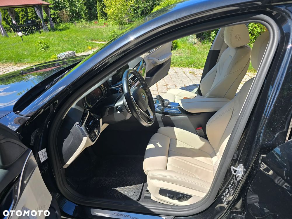 BMW Seria 5 520d xDrive Sport Line sport - 11