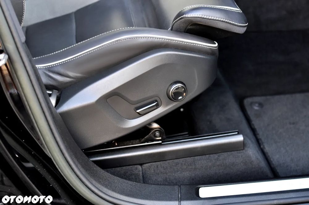 Volvo XC 60 B4 D AWD Geartronic RDesign - 29
