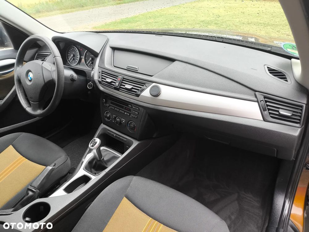 BMW X1 sDrive18i - 16