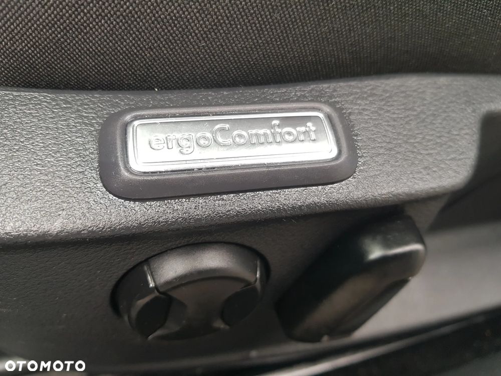Volkswagen Passat - 20