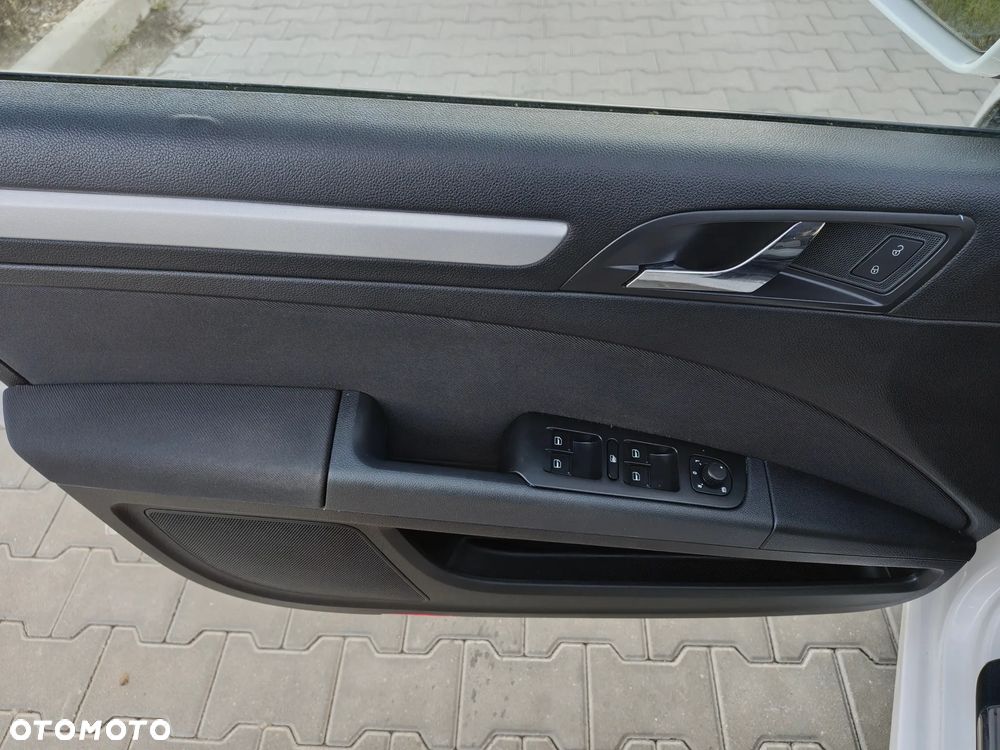 Skoda Superb 2.0 TDI DSG Ambition - 35
