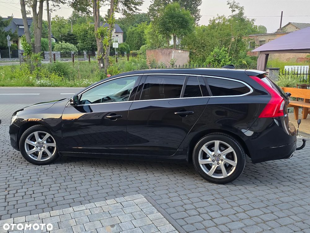 Volvo V60 D4 Momentum - 17
