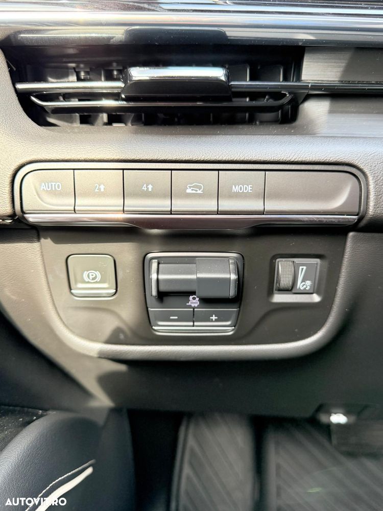 Cadillac Escalade 6.2 V8 AWD AT Platinum - 34