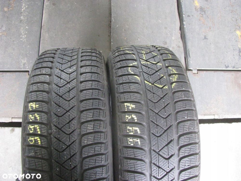 Opona zimowa Pirelli Winter SottoZero 3 215/55R17 94 H - 1