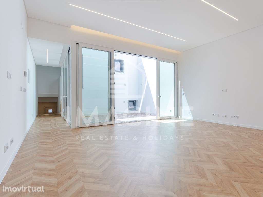 Moradia T3 Duplex com Logradouro na Palhavã - Grande imagem: 4/28