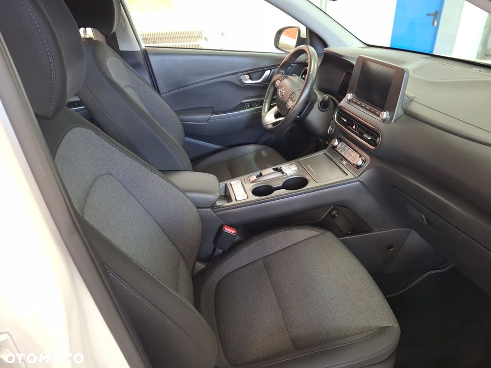 Hyundai Kona Select - 7