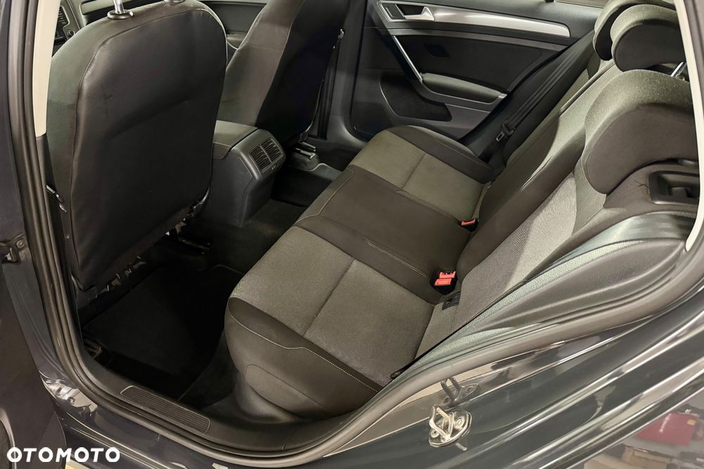 Volkswagen Golf - 14