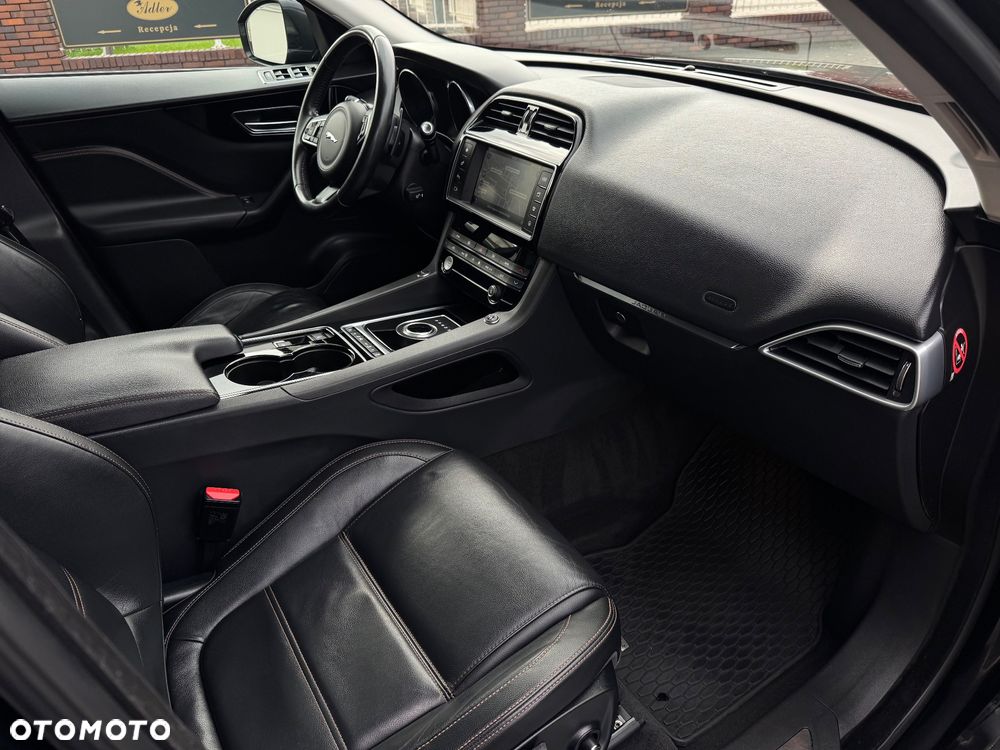 Jaguar F-Pace - 17