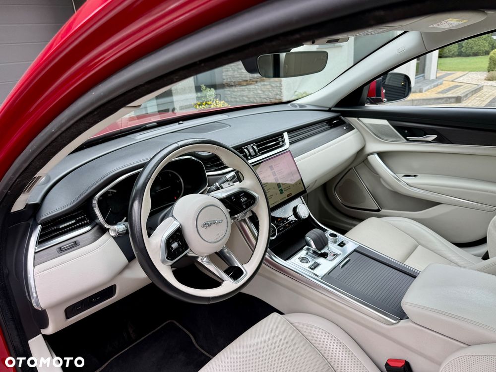 Jaguar XF 2.0 D200 mHEV AWD HSE - 15