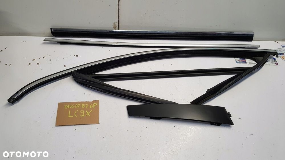 listwa drzwi lewy przód VW Passat B7 - 1