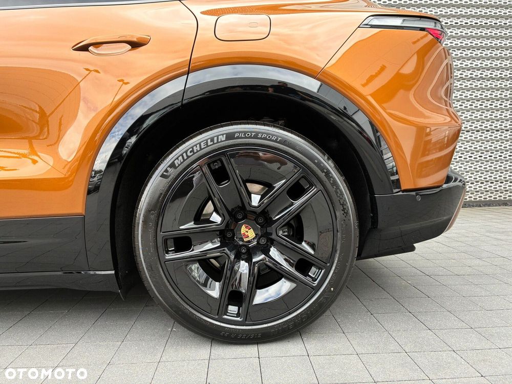 Porsche Cayenne - 4