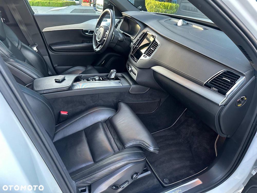 Volvo XC 90 D5 AWD R-Design 7os - 10