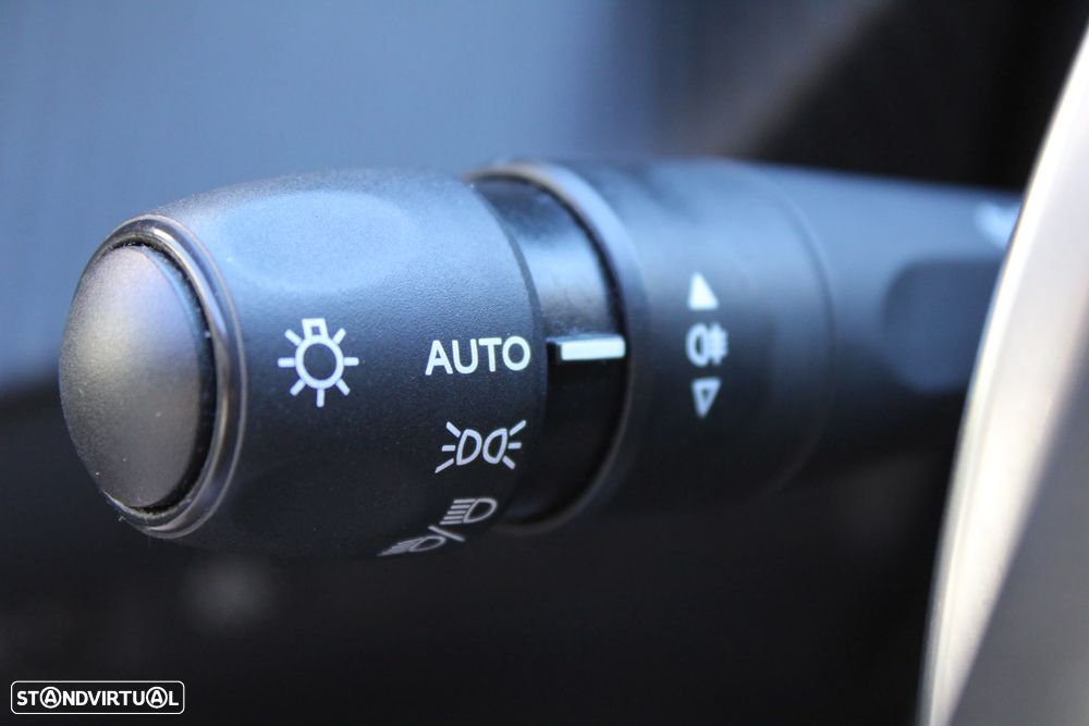 Peugeot 208 PureTech 100 EAT8 Active - 18