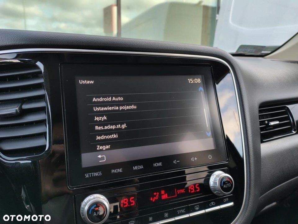 Mitsubishi Outlander - 34