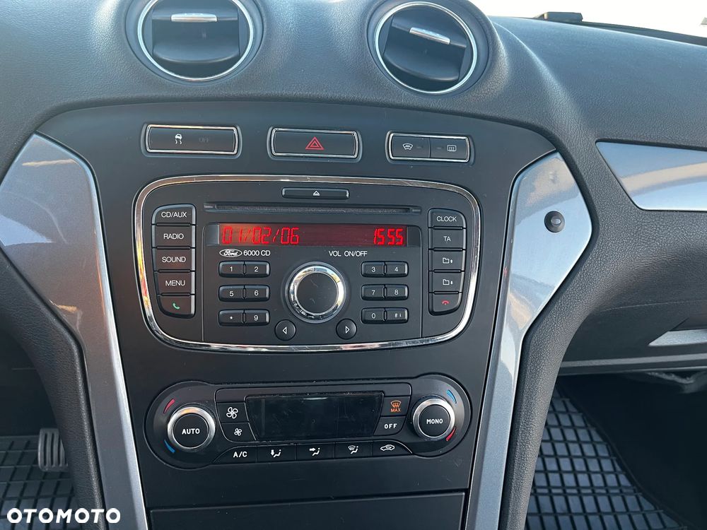 Ford Mondeo 2.0 Ambiente - 14