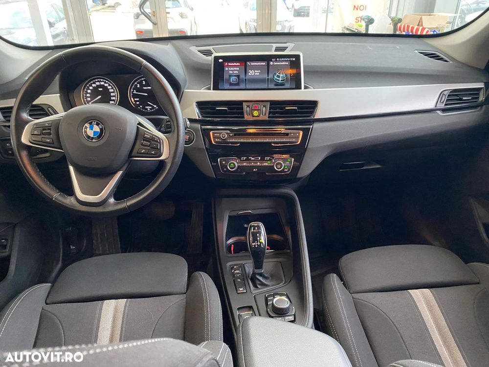BMW X1 xDrive20i AT - 8