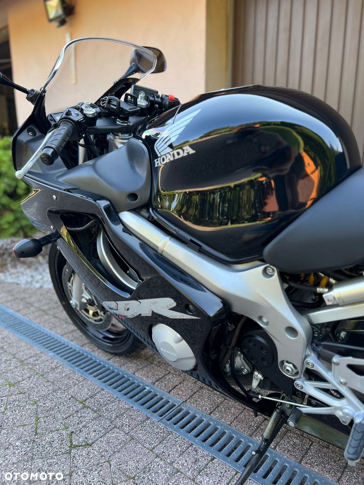 Honda CBR - 27