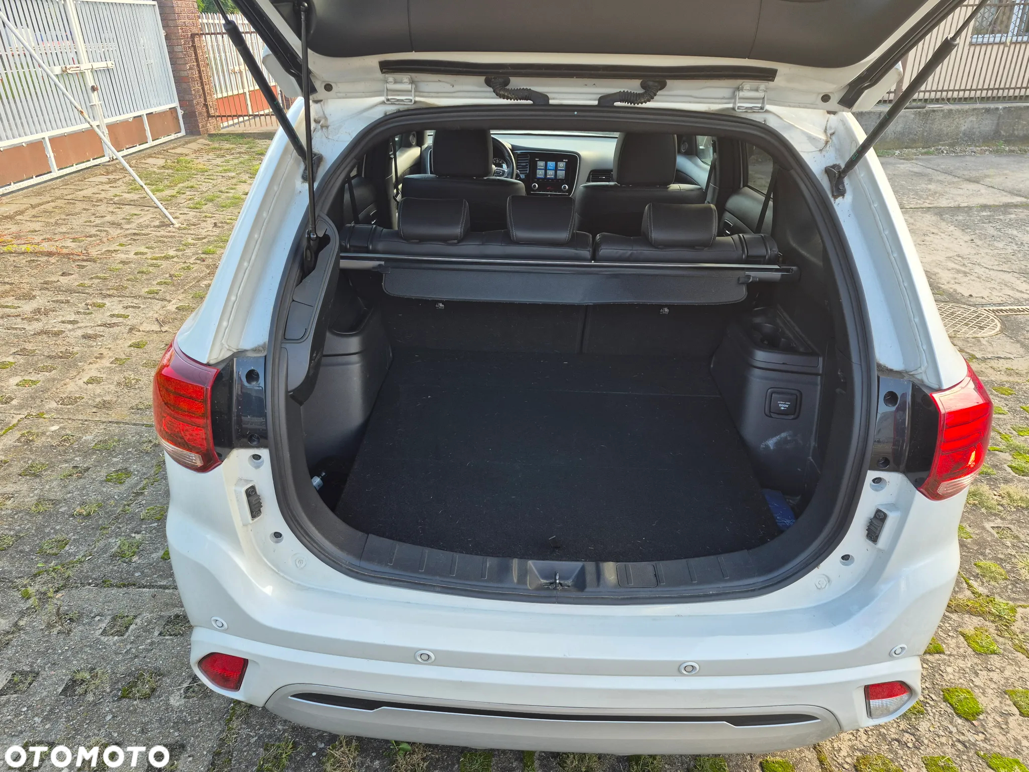 Mitsubishi Outlander 2.4 4WD Plug-In Hybrid Diamant - 12
