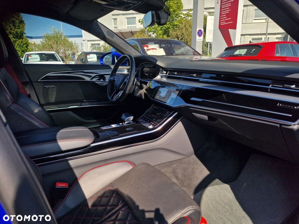 Audi S8 - 16
